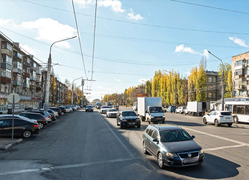 Движение по Ленинскому проспекту, перекрытому после ракетного удара, возобновили в Воронеже 