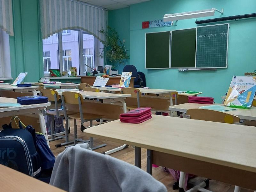 Из-за роста ковид-зараженных в Воронеже отменят массовые школьные линейки 