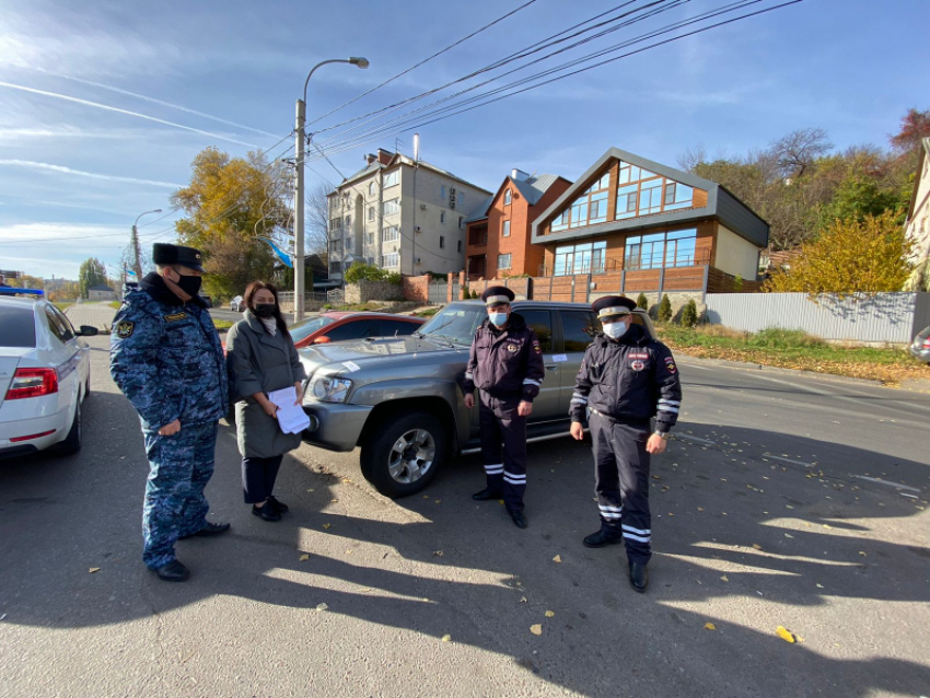 Воронежские силовики помогли приставам опечатать Nissan Patrol за трехсоттысячные долги хозяина