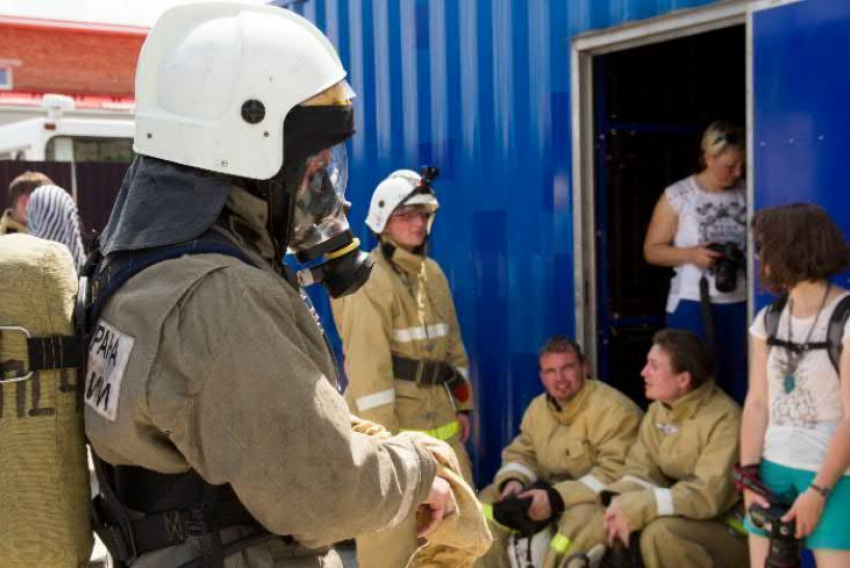 Как воронежские спасатели заставили журналистов попотеть в 35-градусную жару