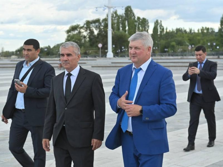 Стало известно, куда Александр Гусев сводил главу узбекской Бухары в Воронеже