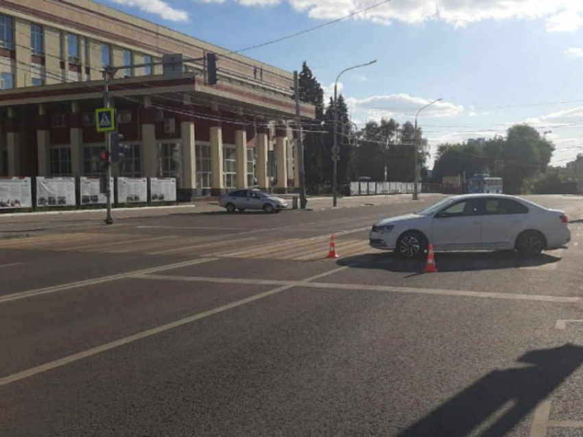 Деструктивные последствия пьяного дрифта у вуза показали в Воронеже 