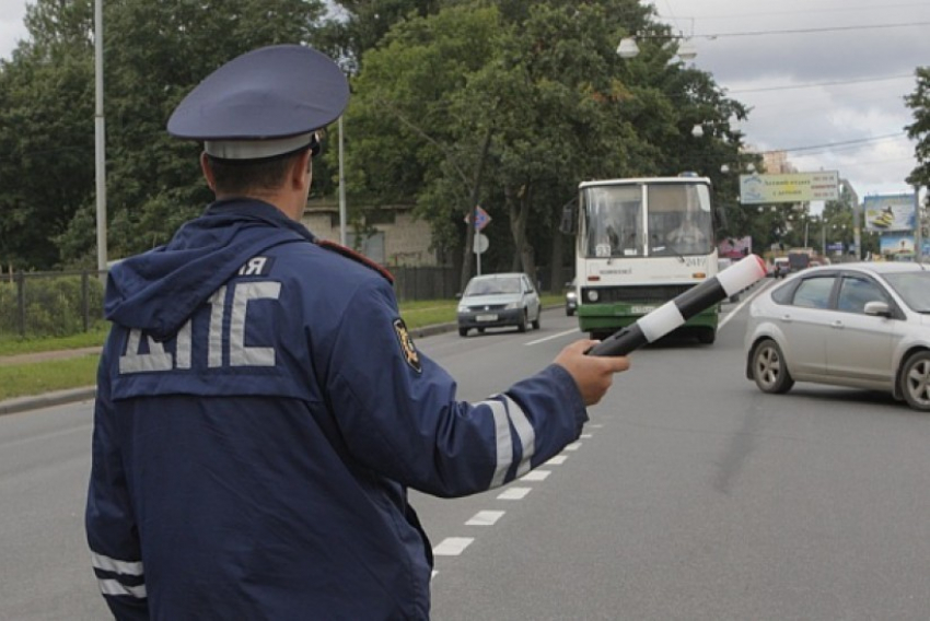 В Воронеже пьяный водитель избил сотрудников ДПС
