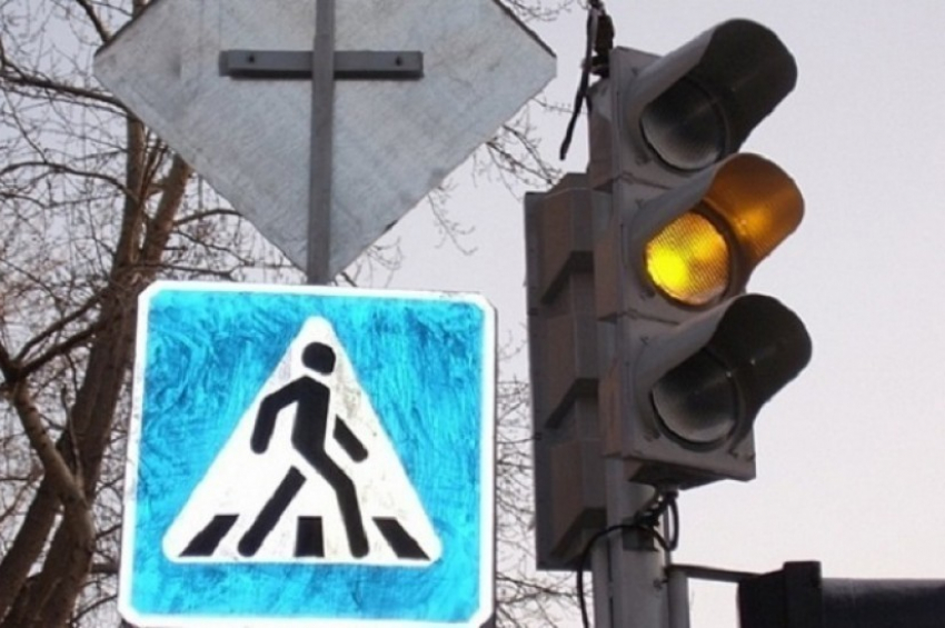 В Воронеже на площади Ленина на 4 часа отключат светофор