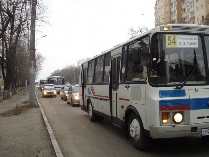 В Воронеже на улице 9 января образовалась большая пробка