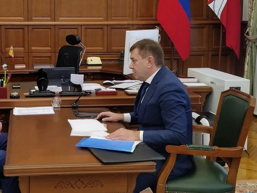 Бывший главный единоросс Воронежской области Владимир Нетесов впервые за долгое время появился в здании облдумы 