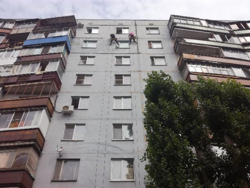 В Воронеже протекающую девятиэтажку залатают, не дожидаясь капремонта