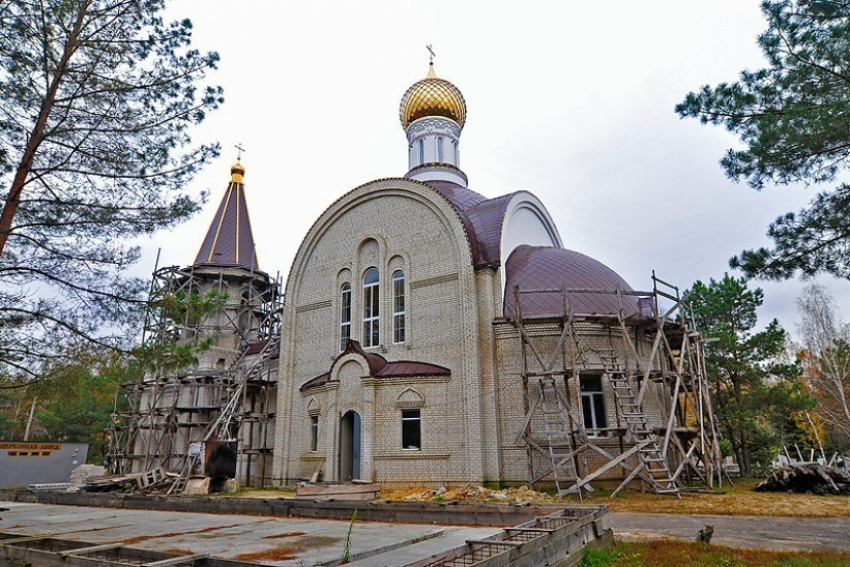 Воронежцев просят помочь в строительстве храма на территории Лесного кладбища