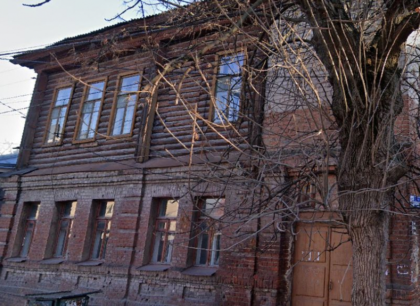 Никто не захотел покупать старинный дом за 16 млн рублей в центре Воронежа