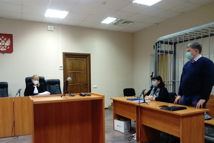 Подозреваемый в мошенничестве депутат Провоторов отказался говорить о своём посте в Воргордуме