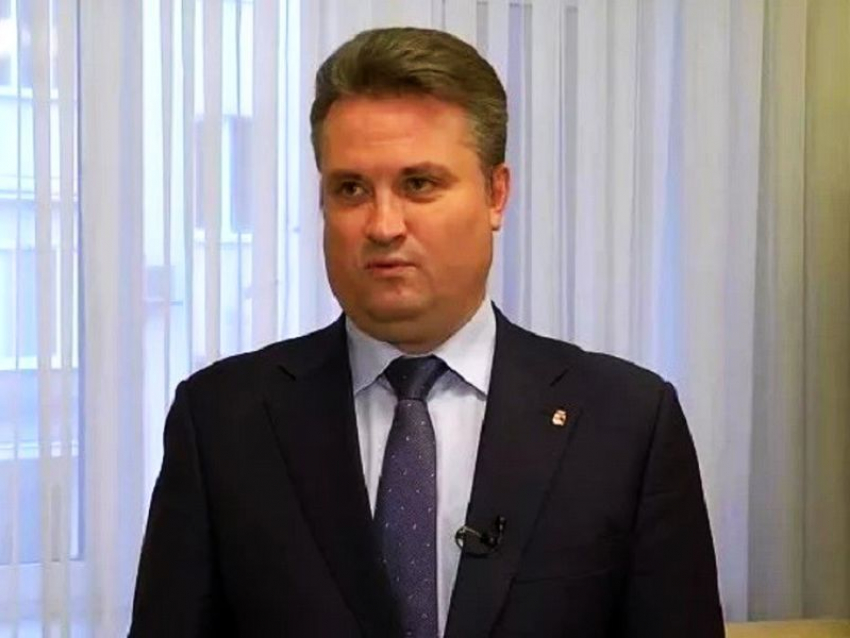 Мэр Воронежа потребовал прекратить вскрывать новый асфальт из-за ремонта сетей