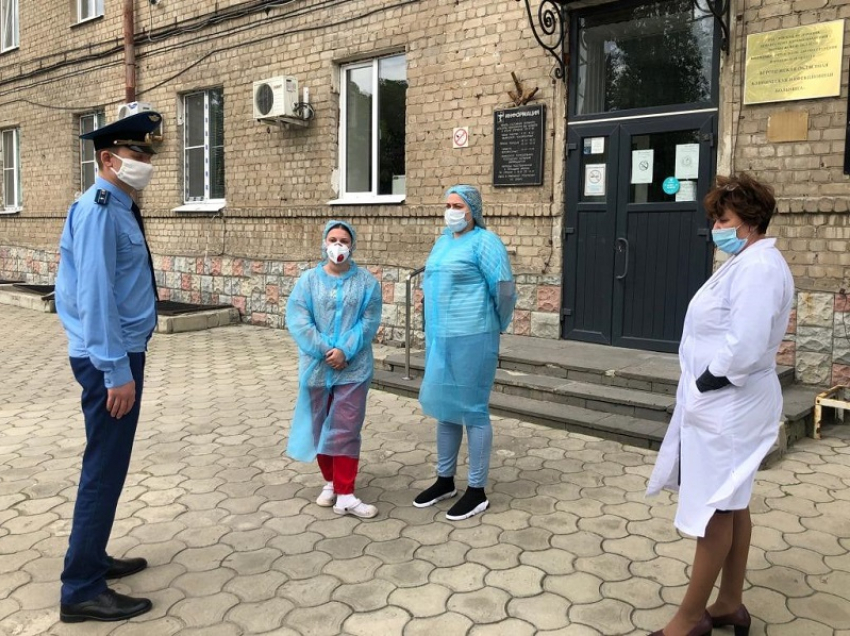 Прокуратура подключилась к делу о невыплатах медикам, борющихся с COVID-19 в Воронеже