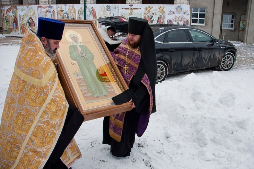 В Воронеж привезли икону и частицы святых мощей блаженной Матроны Московской
