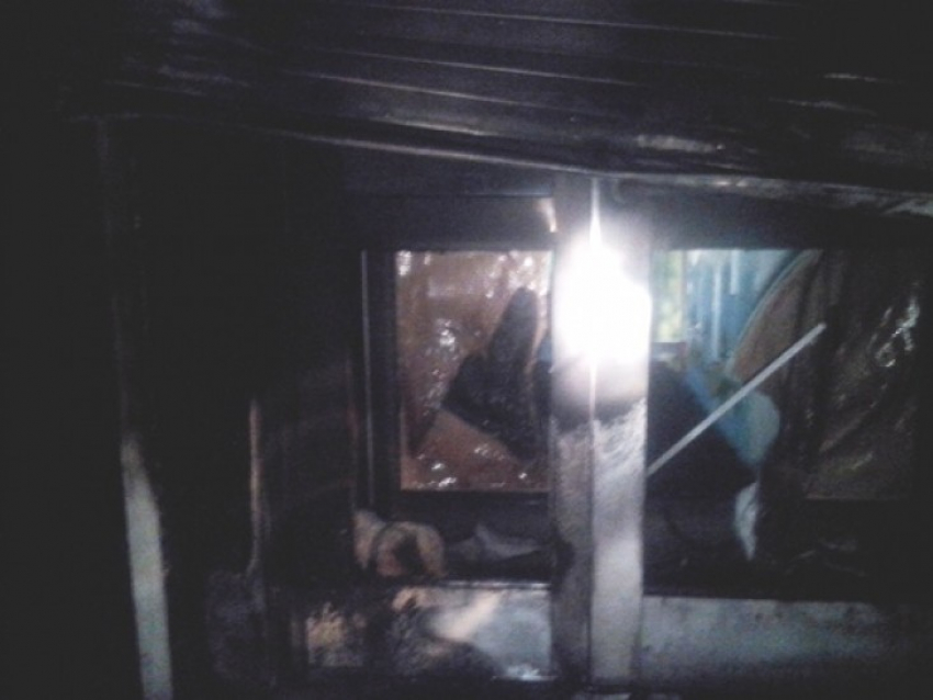 В Воронеже на Богдана Хмельницкого неизвестные подожгли магазин