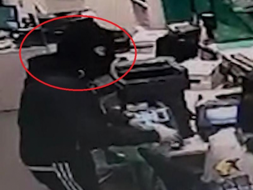 Опубликовано видео ограбления банка на Машмете в Воронеже