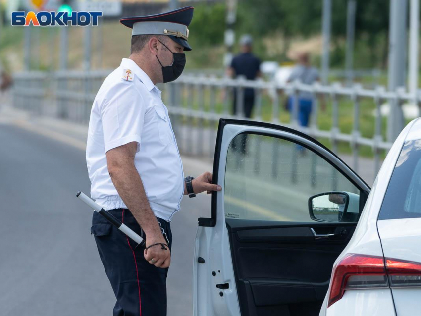 Неизвестный задавил пешехода под Воронежем и уехал 