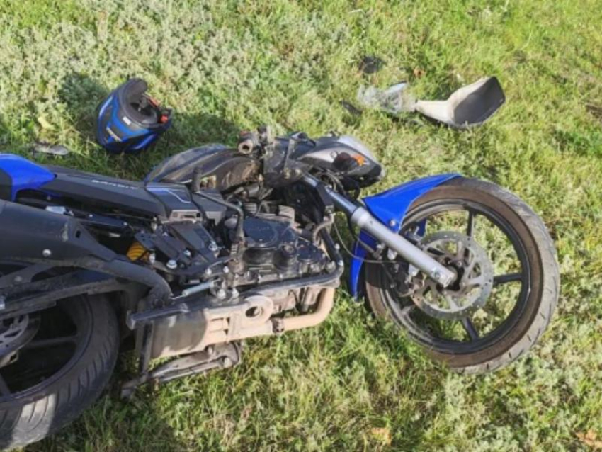 Байкерша травмировалась, завалив «Бандита» на трассе М-4