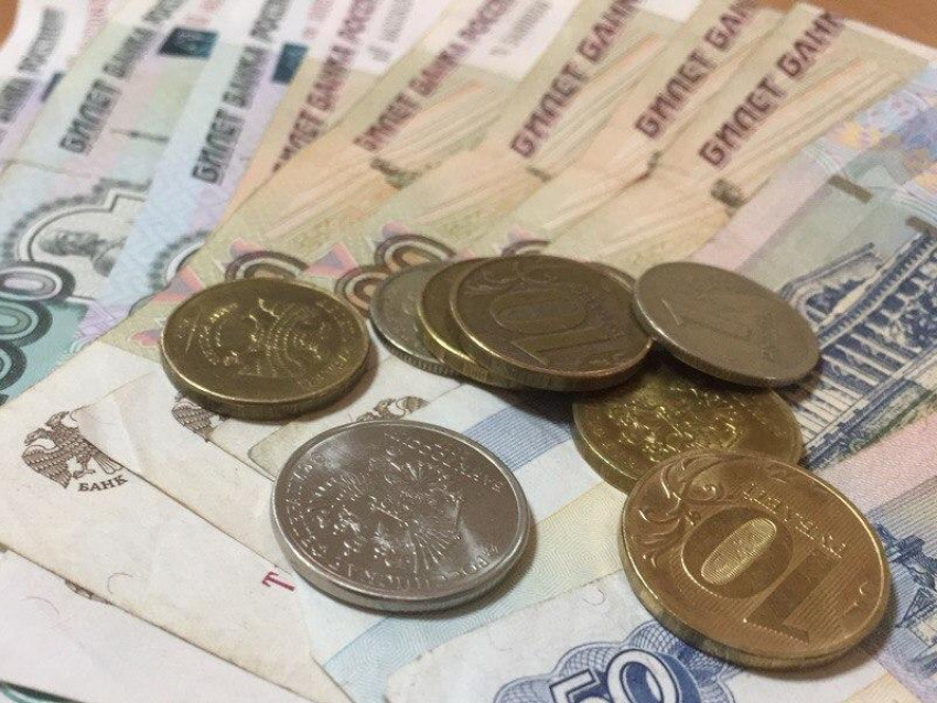 30-летняя жительница Воронежской области так хотела спастись от мошенников, что сама перевела им 4 млн рублей