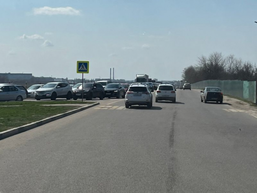 В 7-балльный пробковый ад попали в выходной день воронежские водители