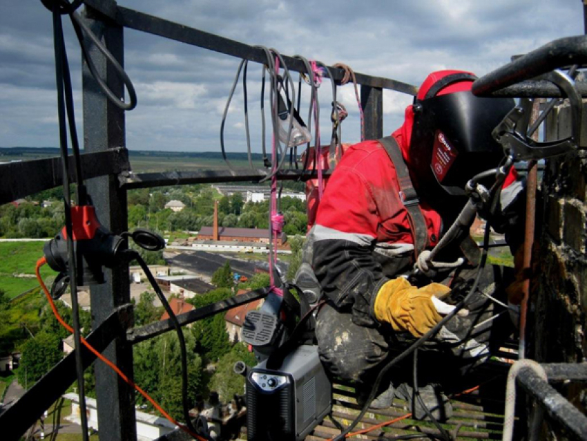 Более 122 тысяч воронежцев заняты на вредной работе
