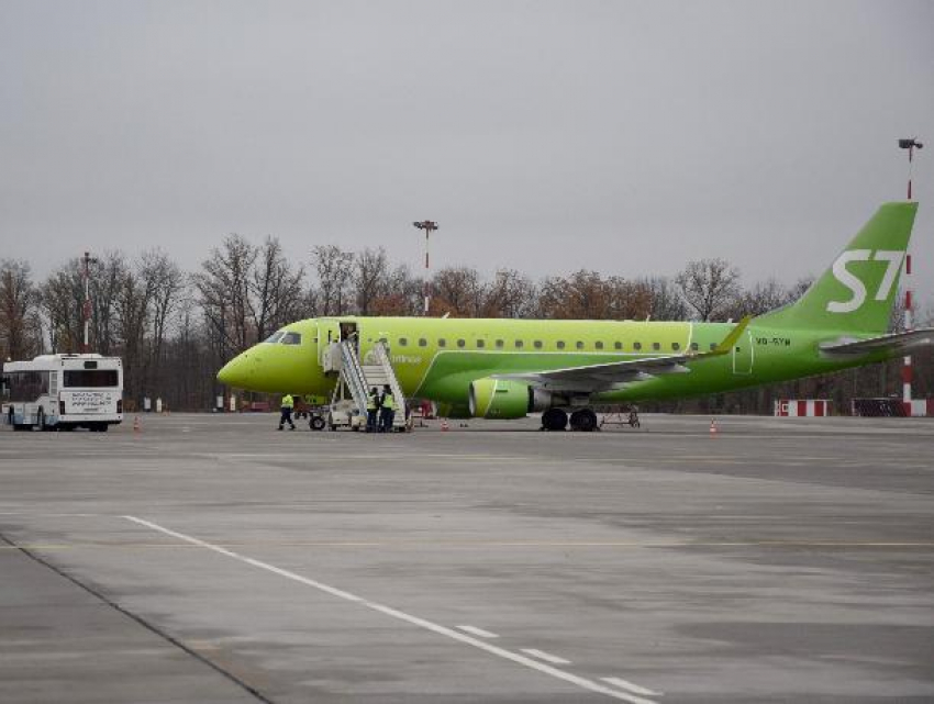 Самолет из Санкт-Петербурга вынужденно сел в Воронеже из-за тумана