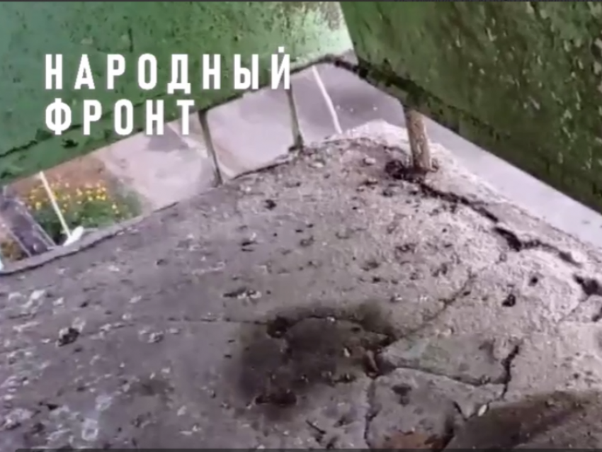 Балконы-развалины угрожают головам жителей Воронежской области