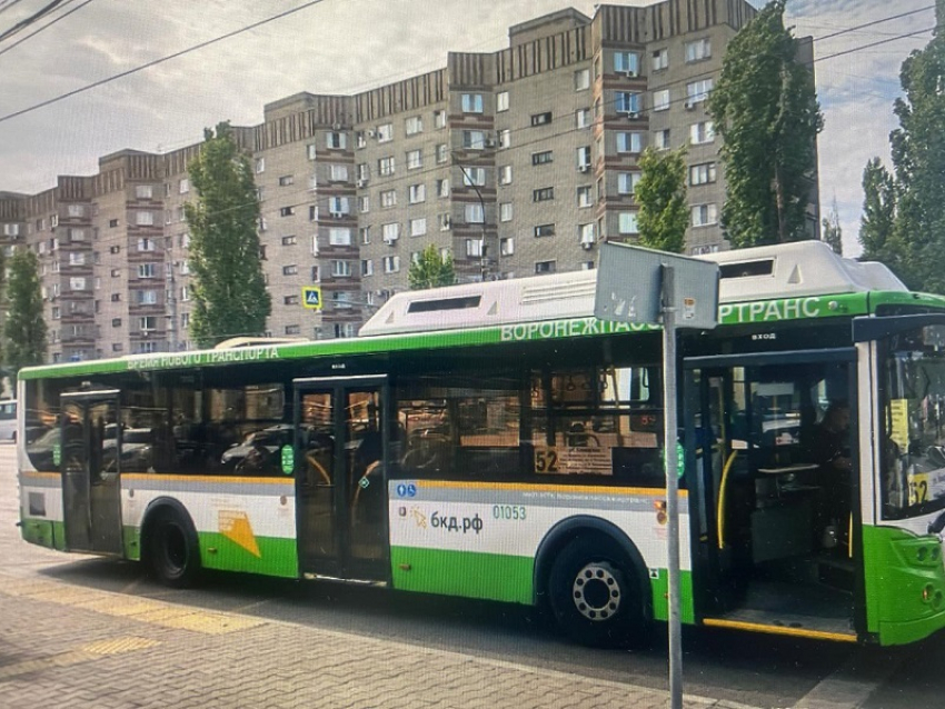 Ребенок попал в больницу после ЧП в воронежском автобусе №52