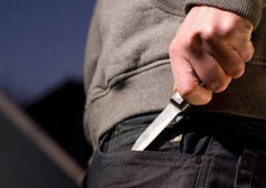 В Воронеже мужчина исполосовал ножом 16-летнего подростка 