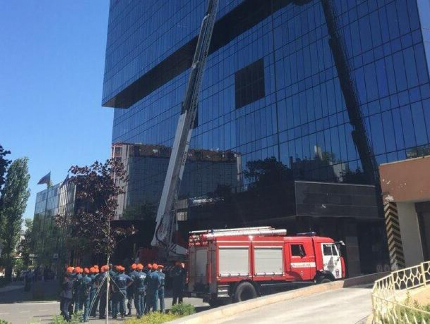 Воронежцы рассказали о скоплении спасателей в центре города