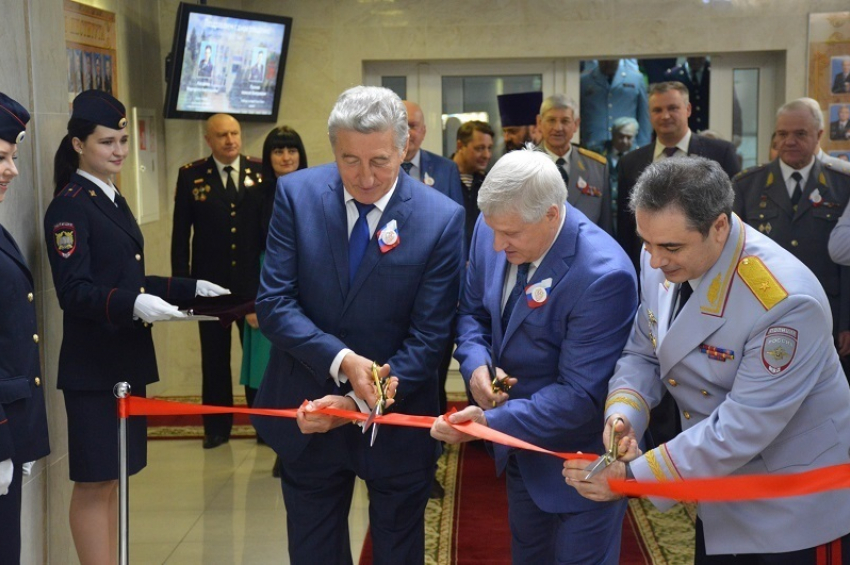 Сенатор Лукин принял участие в открытии музея Воронежского института МВД