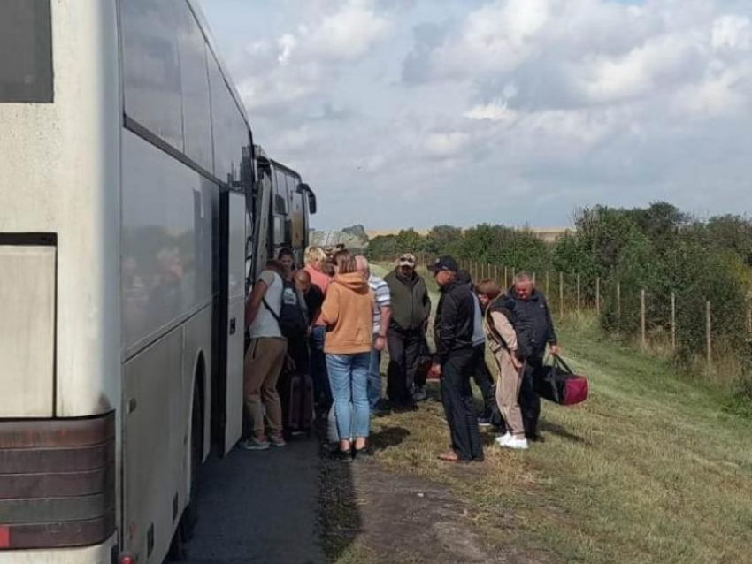 Рейсовый автобус с 45 пассажирами сломался в полночь на трассе М-4 «Дон»