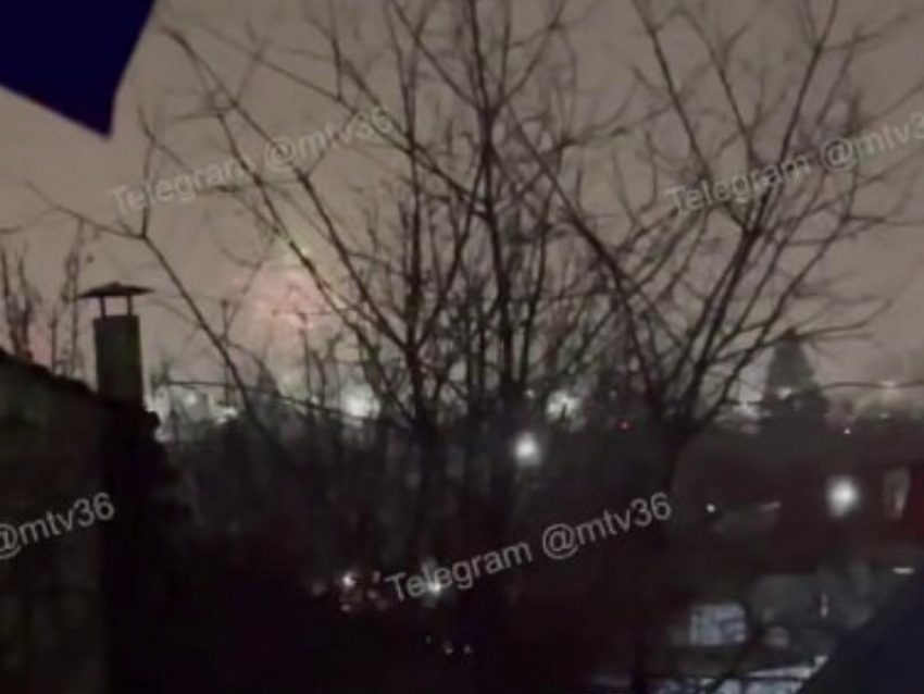 Очередной салют запустили во время опасности атаки БПЛА в Воронеже