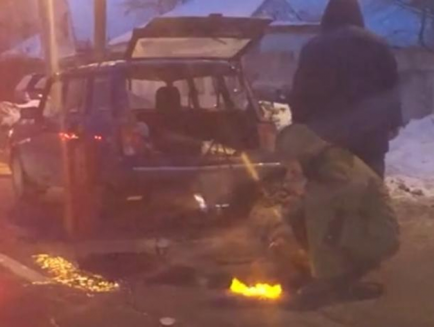 Скромный ремонт дорог газовой горелкой сняли на видео в Воронеже