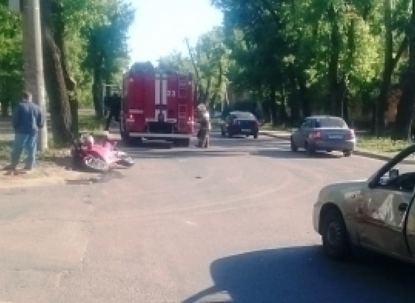 Два человека погибли в столкновении «Лады» и скутера в Воронежской области