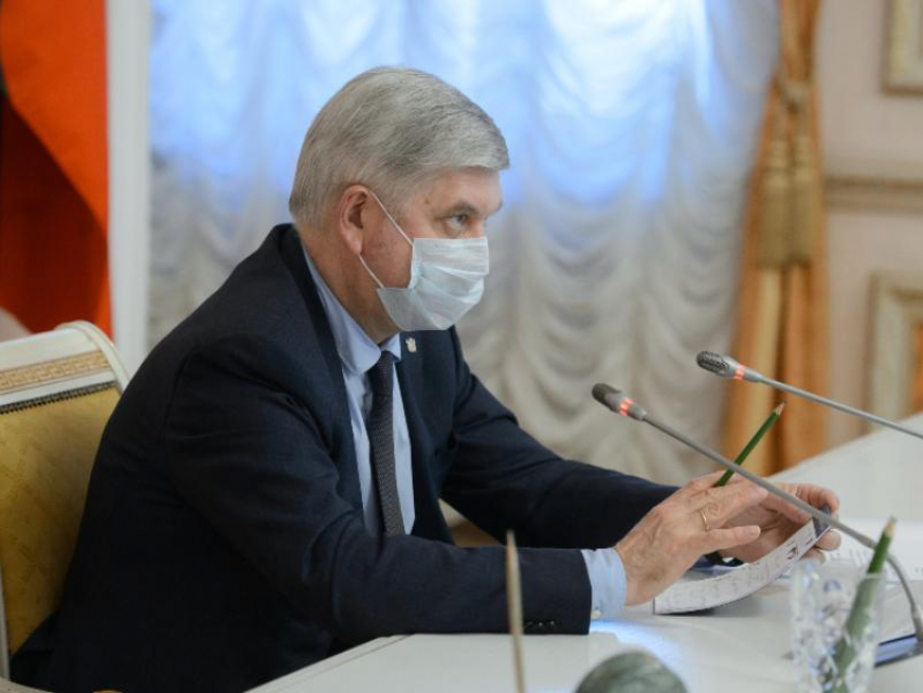 Губернатор распорядился проконтролировать пасхальные богослужения из-за COVID-19 в Воронежской области 