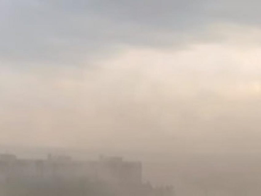 Все полетело: мощный ураган настиг Воронеж
