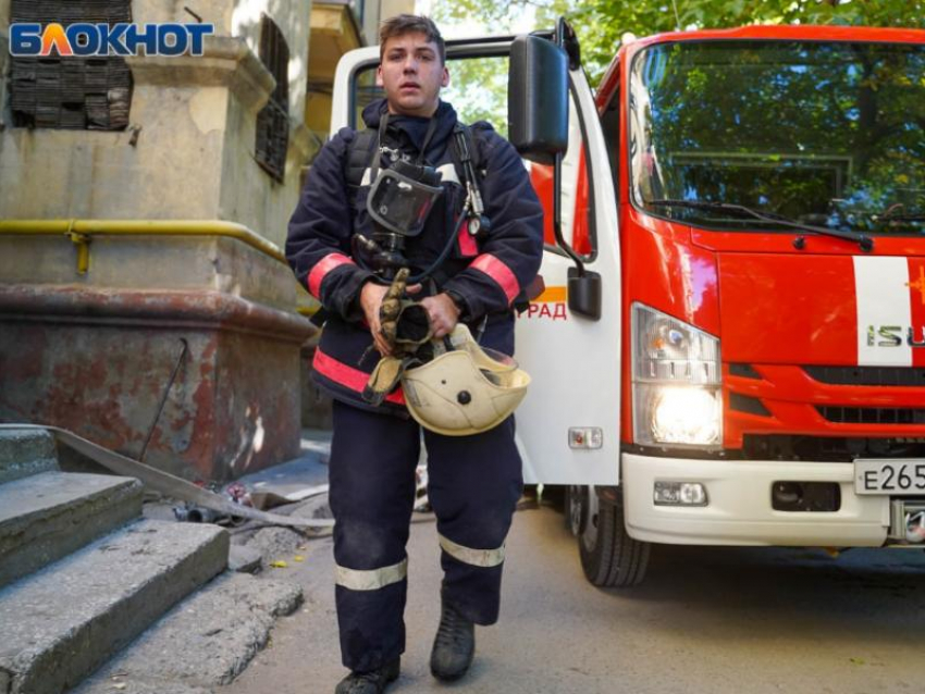 Молчание в трубке и тысячи ложных вызовов нарушают работу пожарных в Воронежской области