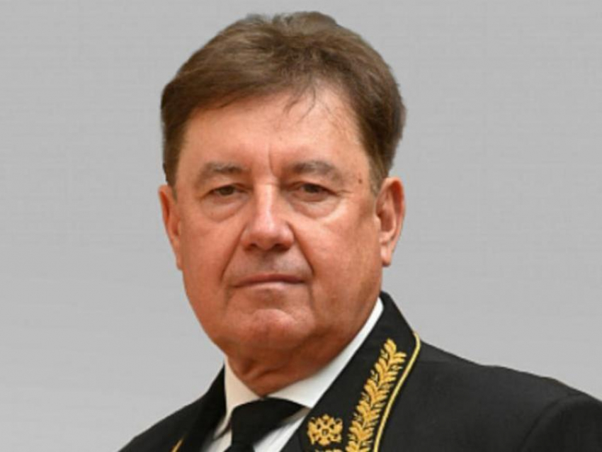 90-летней матери экс-судьи и владельца отелей в Воронеже ограничили выезд из России 