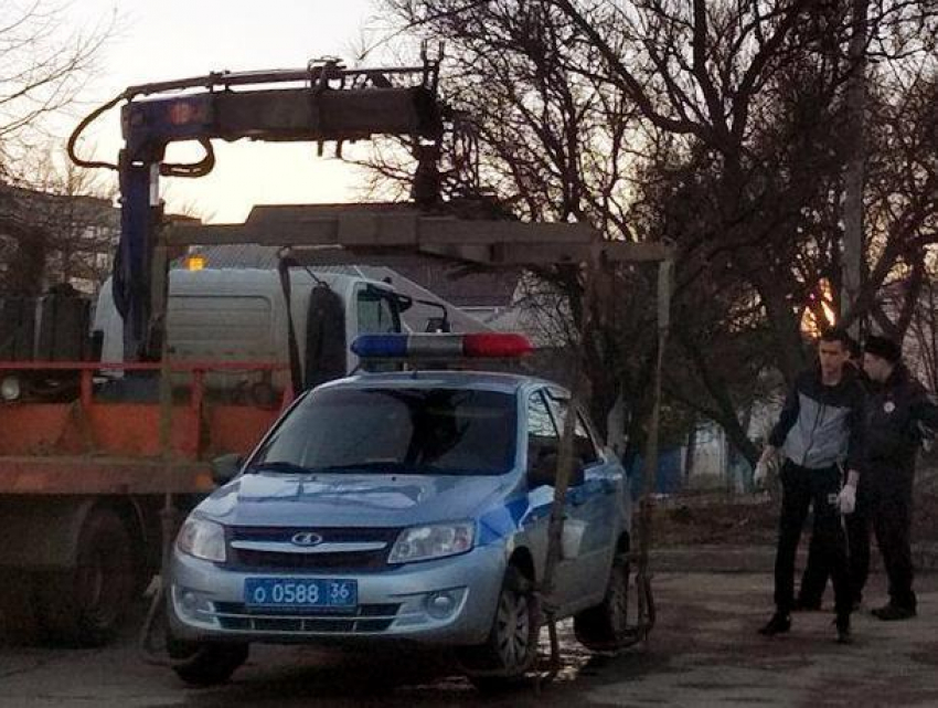 Эвакуация полицейского авто стала причиной раздора в Воронеже