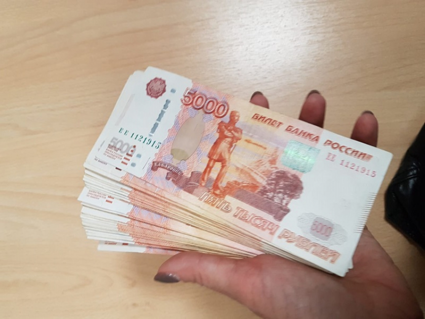 Проиндексировать зарплаты бюджетникам решил воронежский губернатор 