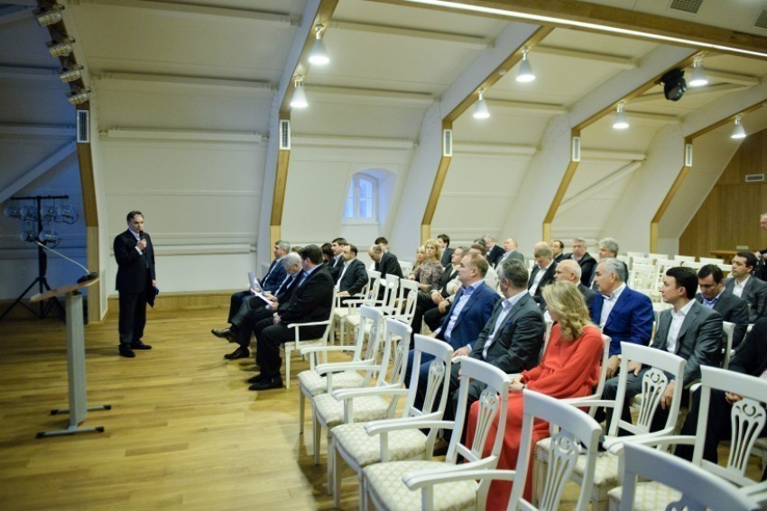 Губернатор сравнил чиновников с продавцами в магазине