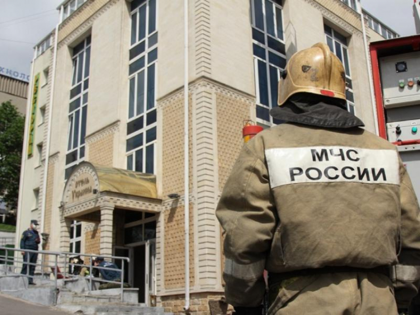 Названа причина скопления пожарных у гостиницы в Воронеже  