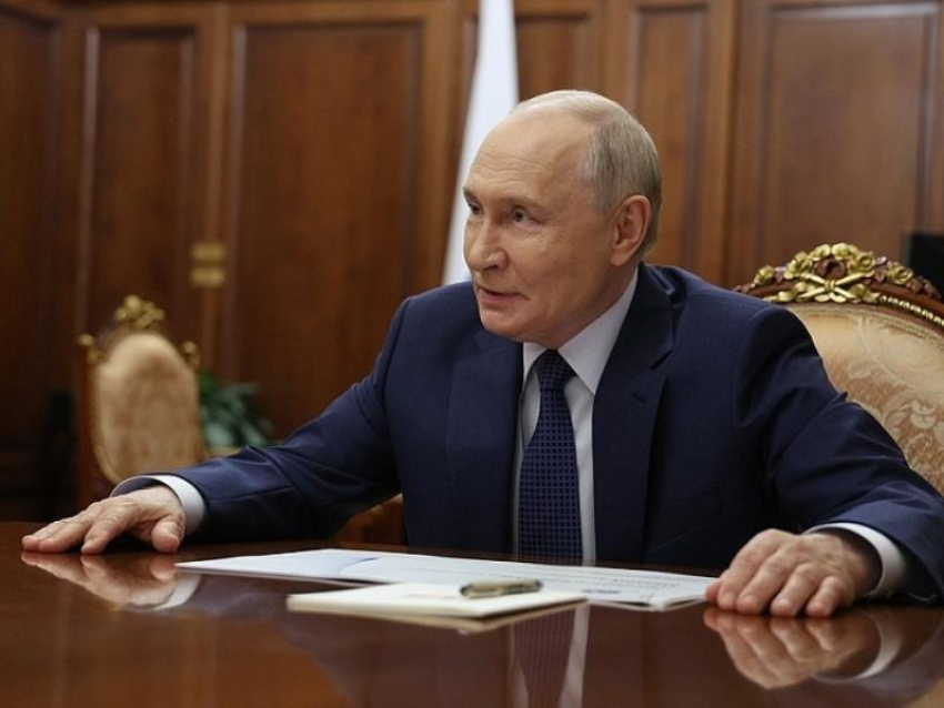 Орденом «Родительская слава» наградил две воронежские семьи Владимир Путин