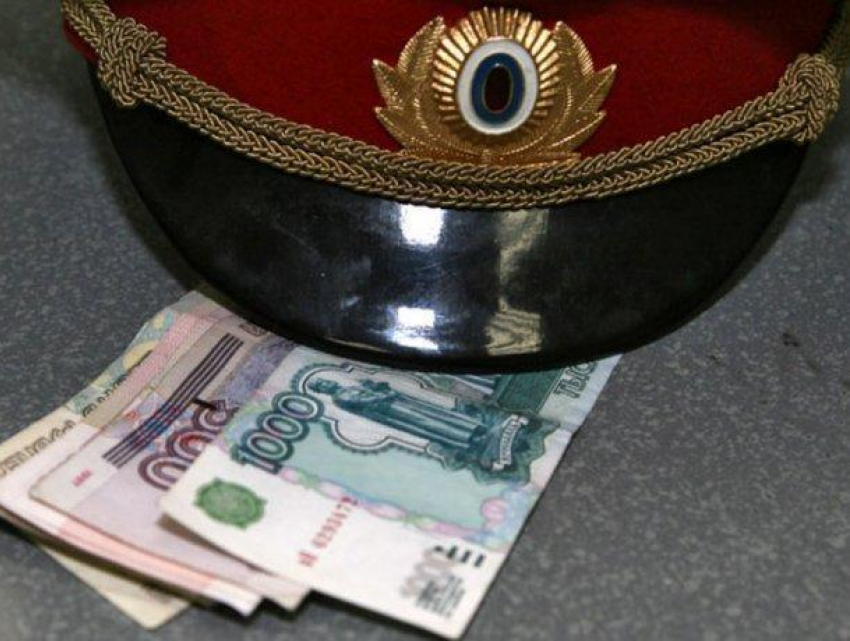 Под Воронежем пьяный «в стельку» водитель предложил гаишнику 11 тысяч рублей 