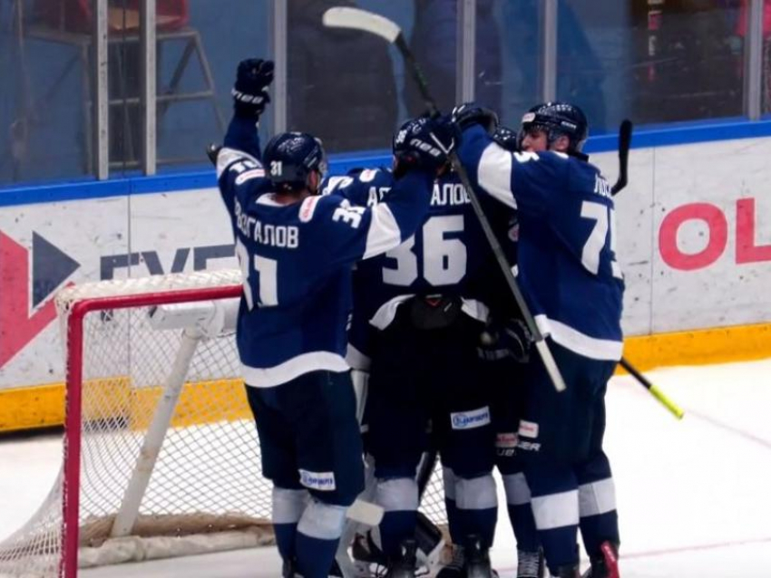 Воронежский «Буран» в третий раз подряд обыграл «Динамо» в серии плей-офф ВХЛ
