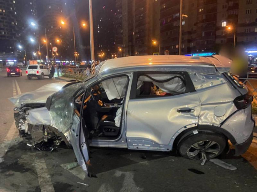 Стали известны подробности ДТП с перевернутой машиной в Воронеже 
