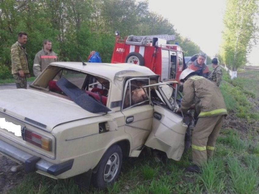 В Воронежской области шестерка улетела в кювет: пассажир погиб