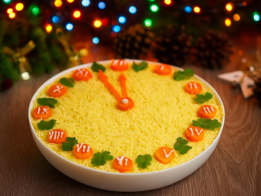 Что приготовить к Новому году: салат «Часы"