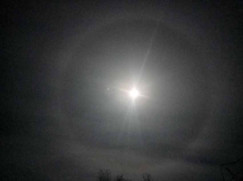 Лунное гало заметили в небе над Воронежской областью