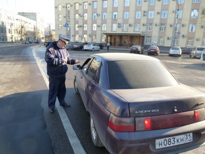 В Воронеже инспекторы ДПС «ловили» затонированные машины (ФОТО)